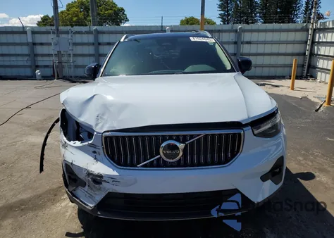 2024 Volvo Xc40 Plus z USA, uszkodzony, nr VIN YV4L12UE1R2379682